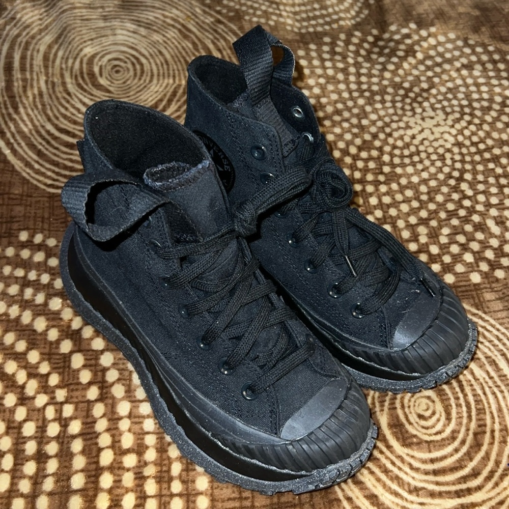 CHUCK TAYLORS ATHLETIC SHOES